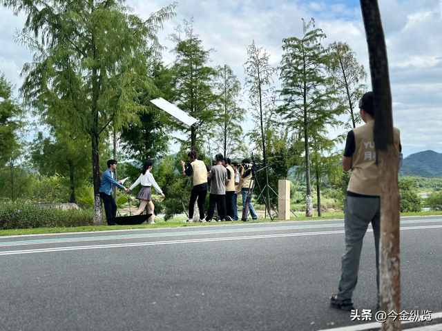 广东短剧"杀疯了"！双城崛起海外狂揽金，这波文化输出彻底赢麻了