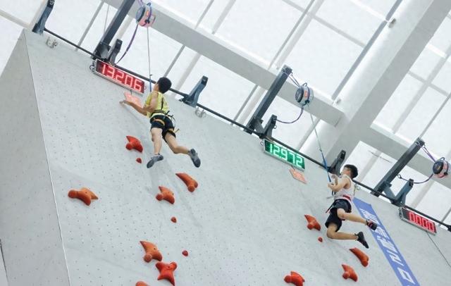 吉林省2025年“奔跑吧·少年”青少年攀岩公开赛暨吉林省攀岩公开赛燃情开赛