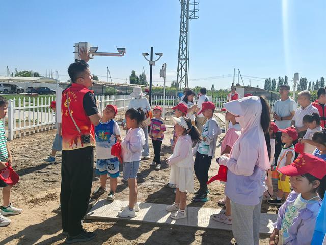 暑期趣研学：高台县科协带孩子们打卡气象科普基地“追云识天”