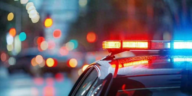 湖南岳阳华容县交警“百日攻坚”行动中 男子未戴头盔冲卡被追后死亡 官方称无打人情况​