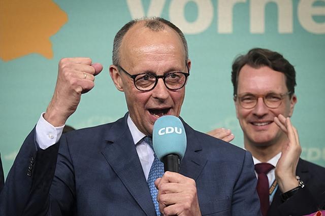 风向彻底变了！突然敲定,又有一国官宣访华，并给了美国一记重拳