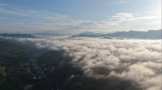 英山：云海日出美如画