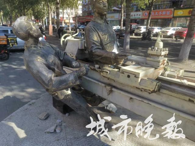 长春此处雕塑损坏