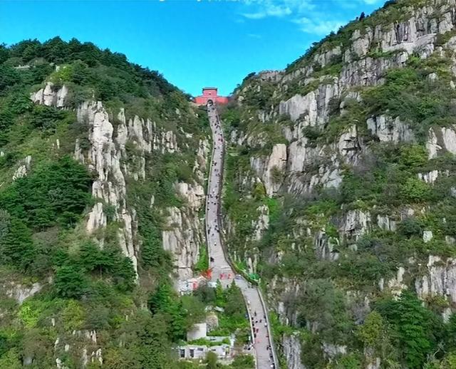第一次爬泰山别乱走！门票、索道选择+路线安排全攻略