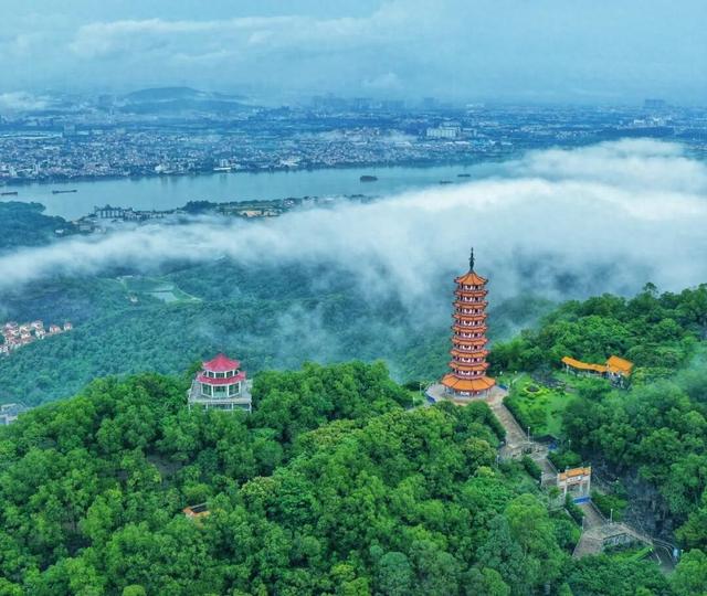 跟着赛事游鹤山！动起来！用运动方式打开鹤山～