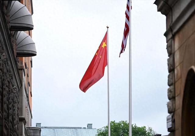 印度炸锅了！特朗普对中国签下总统令，莫迪两头碰壁，里外不是人