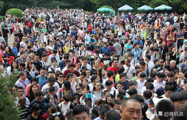 十一假期出游达8090亿！自驾占86%露营抢空，5A景区反而不香了？