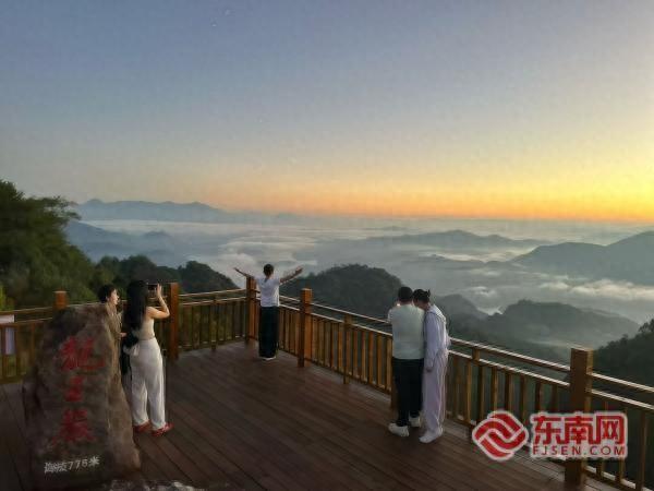 三明泰宁：“反向慢游”乐享山野时光