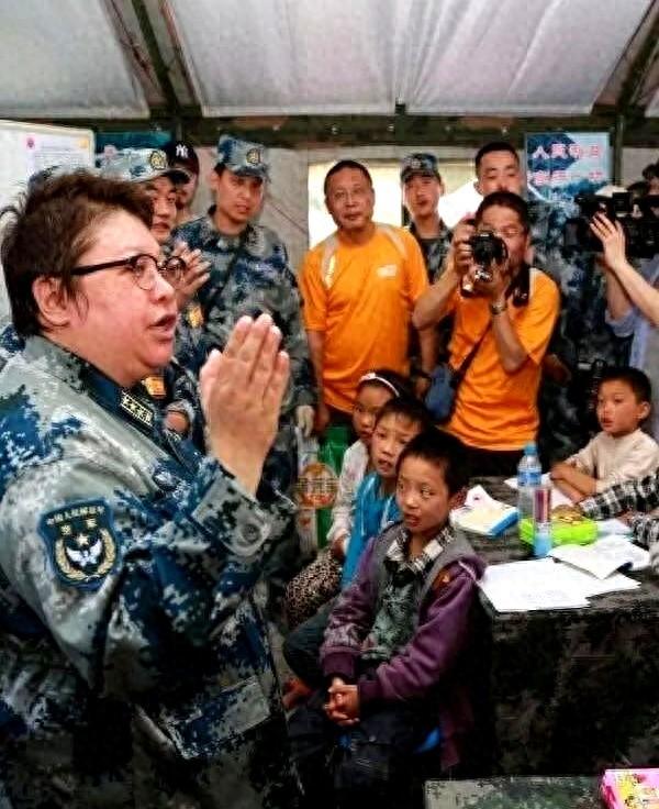 贪污上亿	、假慈善？这次，当众落泪的韩红，再次印证孙燕姿的评价