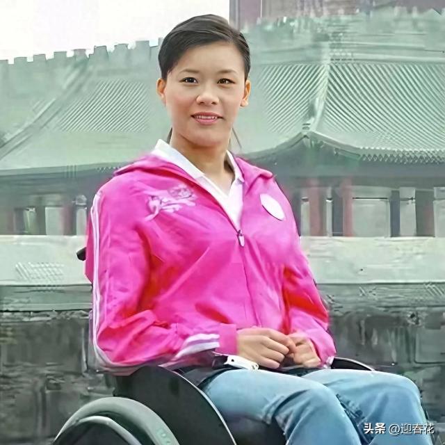 体操冠军桑兰，瘫痪27年 获赔千万，嫁给富豪老公 44岁依然白皙漂亮