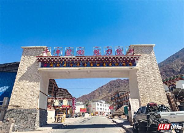 又向青藏踏雪行②丨千年盐田：澜沧江畔，晒出晶莹胜玉瑶
