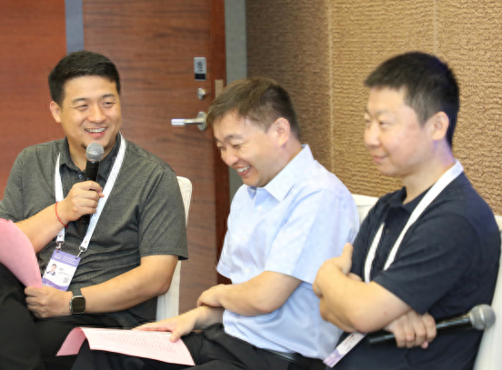 思辨会 | 量子模拟：技术路线激辩与产业化破局——WAIC思辨会顶尖学者共议发展路径