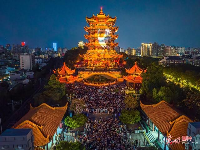 夜上黄鹤楼 暑期人气旺