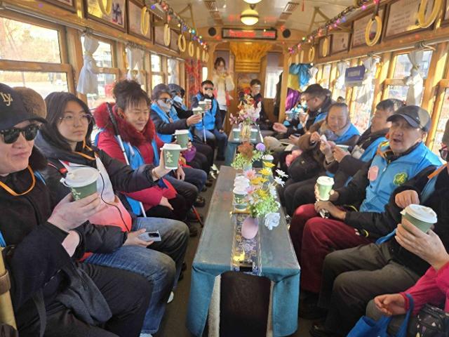 “有轨寻迹，声动长春”！打卡长春54路文旅电车，让视障朋友“听见”春城工业温度