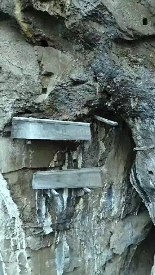 与西藏战友同游僰王山，探寻古僰人悬棺与飞雾洞