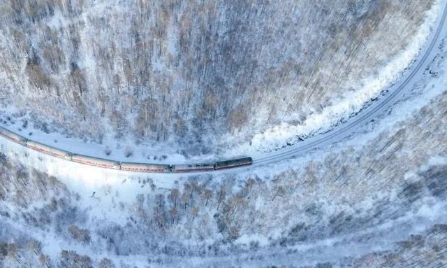 拒绝 “佛系玩雪”！来呼伦贝尔解锁硬核过冬的方式，做一次冰雪英雄！