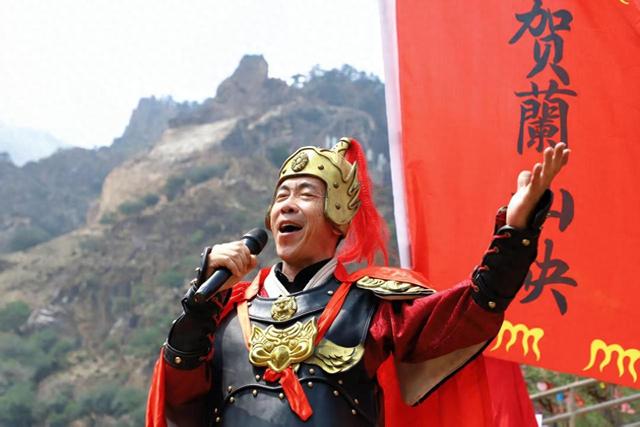 漫山《满江红》燃动八一 ！贺兰山国家森林公园上演“时空对话”