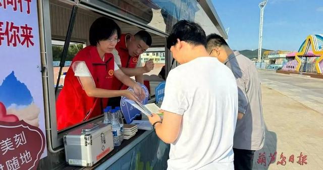 龙湾海滨设立文明旅游志愿服务站