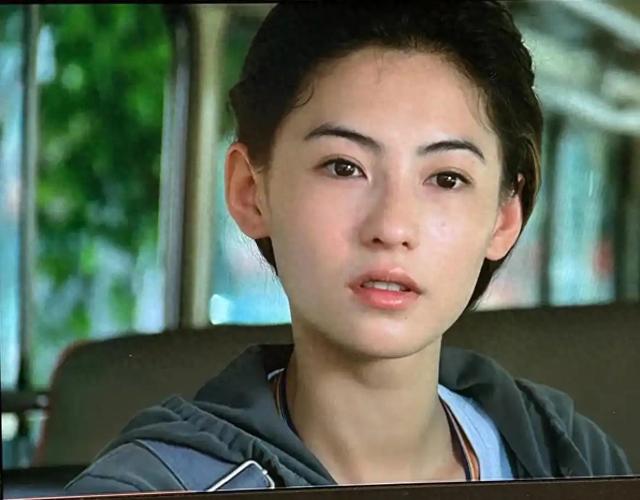 离婚14年后，谢霆锋做梦也没想到	，45岁张柏芝依然给他留足了体面