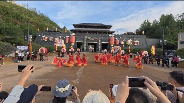 中国八方旅游联合体首趟陕甘青旅游大型专列抵达西安