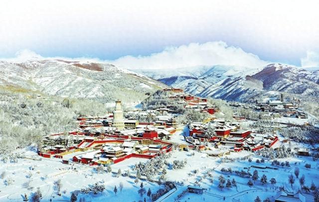 山西忻州冰雪古建绘就水墨晋韵，与千年人文温暖邂逅