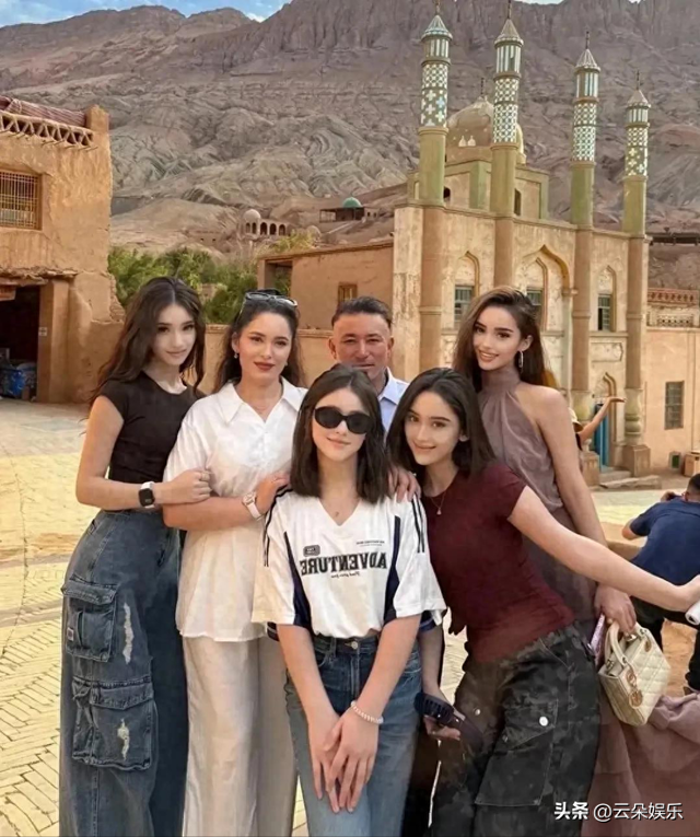 新疆一家人合照曝光，四个女儿个个颜值爆表，美到让人无法自拔！