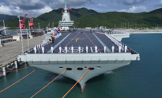 福建舰官宣入列，三航母战斗群成型，对世界的影响有多大？