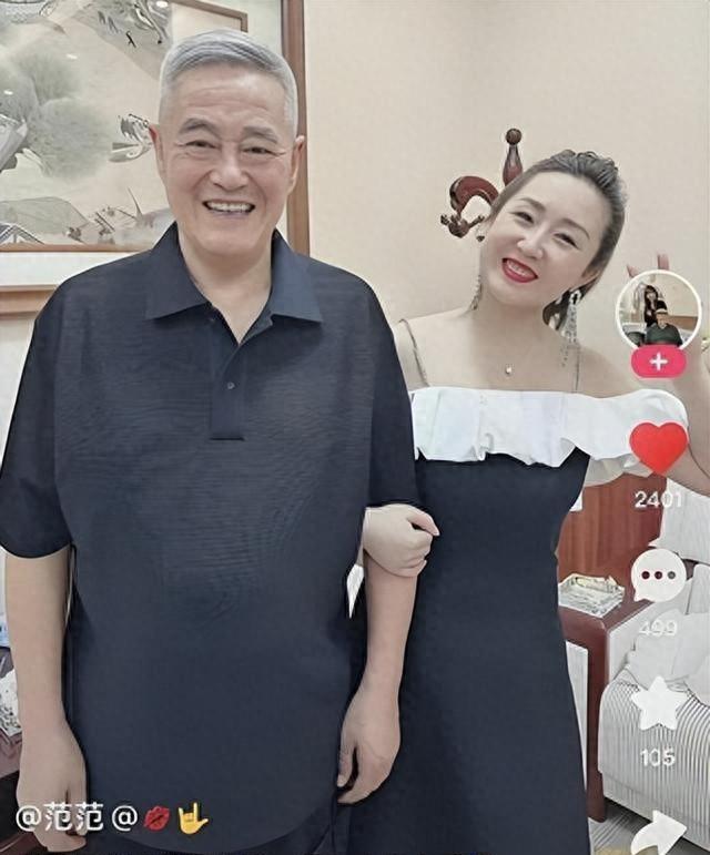 她是赵本山最美的女徒弟	，“戏里	”土里土气，“戏外”美得认不出