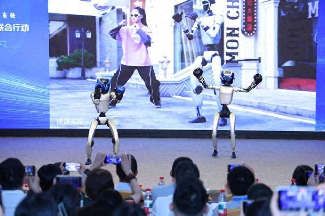 “AI 生活”主题科普的主场活动在杭州举办