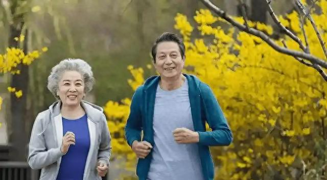 5公里慢跑越老越要练！练的不是耐力，是老了能自理的底气