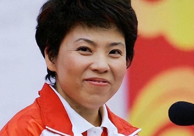 涉贪腐被带走	、败光20亿、移民改国籍	，邓亚萍身上的谣言太离谱