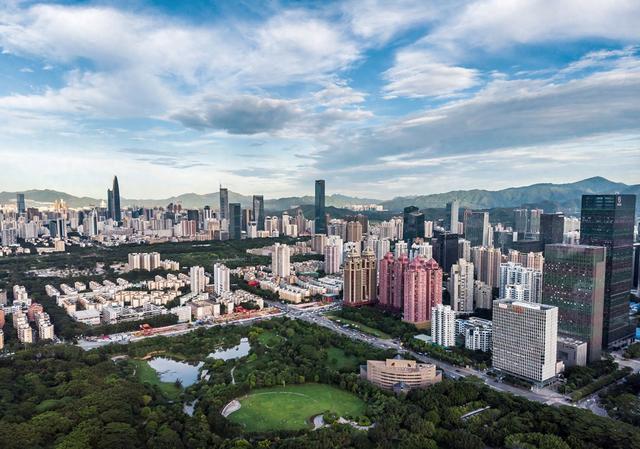 深圳20大人气地标打卡指南，本地人常去+游客必冲，热度拉满