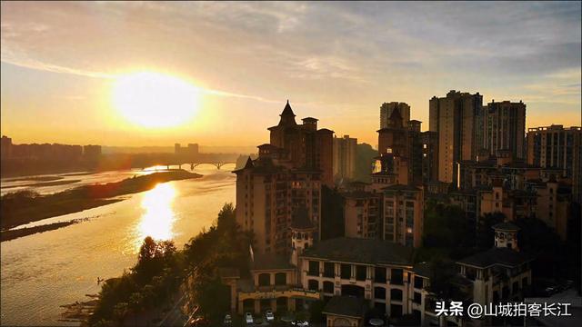 四川山区藏着的宝藏县，头牌景点体验感比峨眉山好，正在建设机场