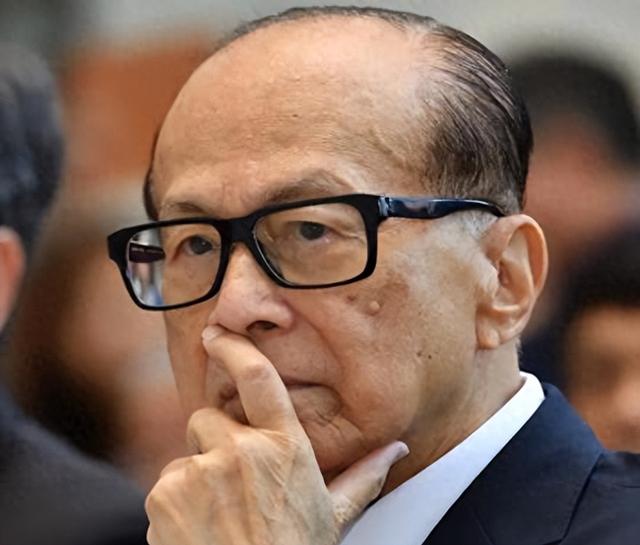 李嘉诚总算想通了？巴拿马港口出售迎来转机，三方请央企主持大局