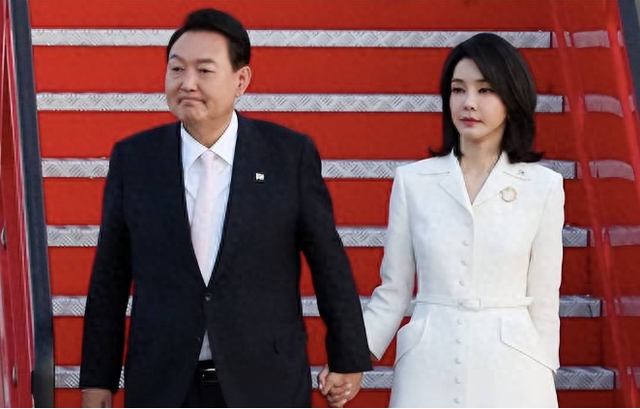局势升级，韩军司令被捕，尹锡悦或无望出狱？文在寅朴槿惠失声了