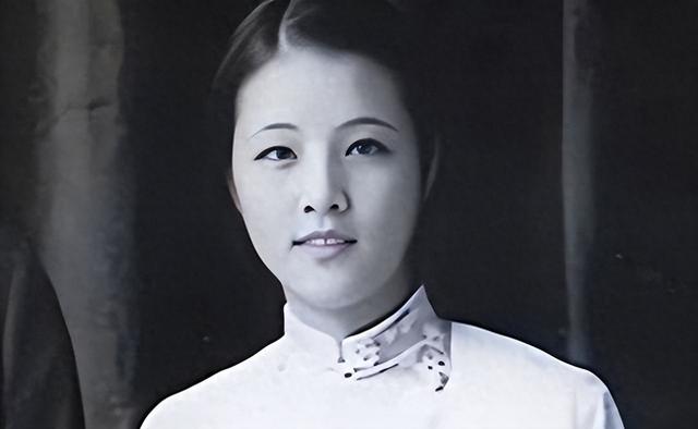 他官至副国级，56岁迎娶17岁娇妻，怀孕了16次，儿子也官至高位