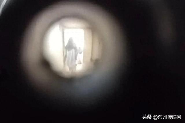 “成都27岁女子家门口遇害案”一审将二次开庭;被害人母亲:发言时凶手当庭冷笑,专家没参与鉴定就出庭作证