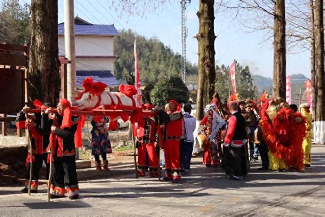 湖北恩施市三岔镇：刨汤盛宴，开启土家美食与文化之旅