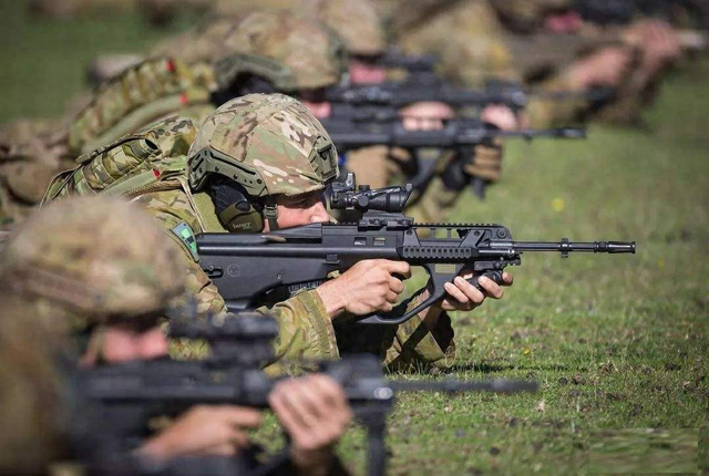 乐高特种部队武器（这把塑料玩具枪凭什么被40国特种部队疯抢）