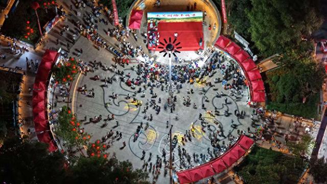 河北围场：多彩活动繁荣城乡“夜经济”