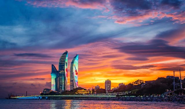 厦门地铁一号线，可以欣赏绝美海景和日落，拍照很出片