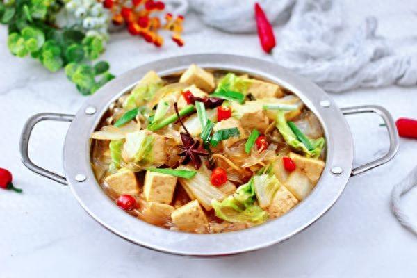 白菜豆腐炖粉条的烹饪技巧（舌尖上的端午百吃不厌的大白菜豆腐粉条）