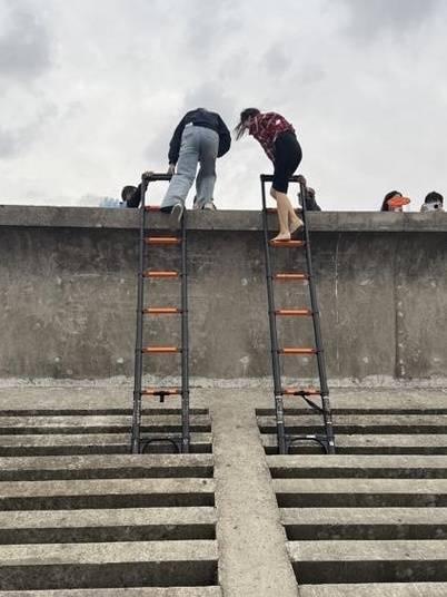 5元就可翻越禁区打卡网红景点？上海丁坝兴起“梯子生意”