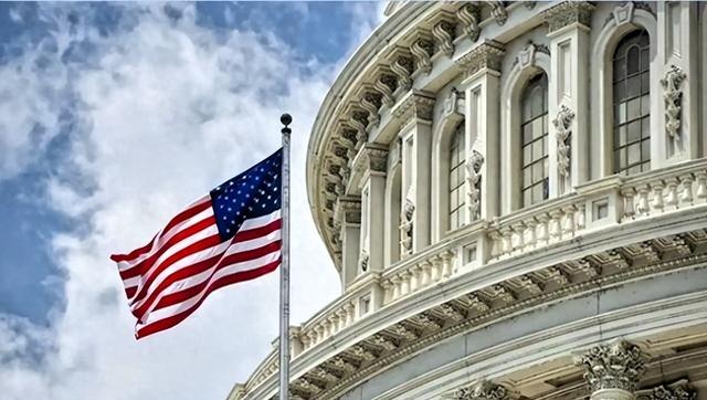 美国回应来了！香港油船被扣后白宫：对委石油“隔离”至少两个月