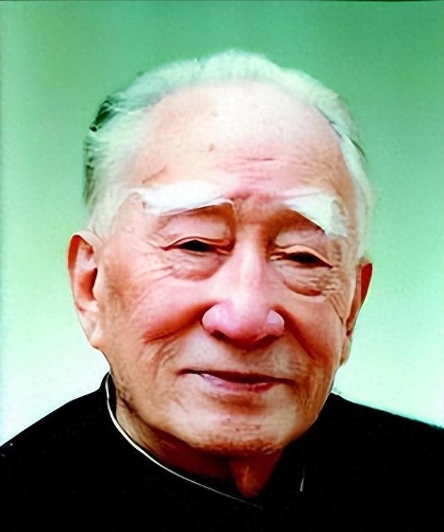 伟人去世十年后，薄一波预言：以后毛主席的历史地位只会更高