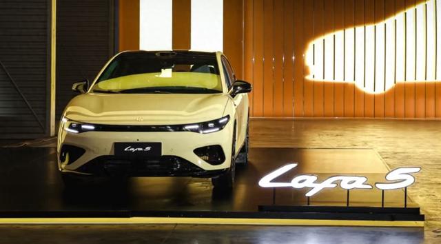 零跑推出纯电两厢车 Lafa5发力中欧双市场