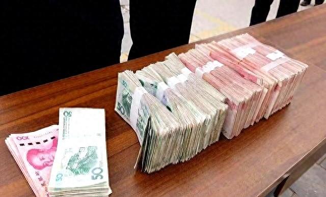 家庭要想有底气	，一定要多存钱！存款达到“这个数”，生活就无