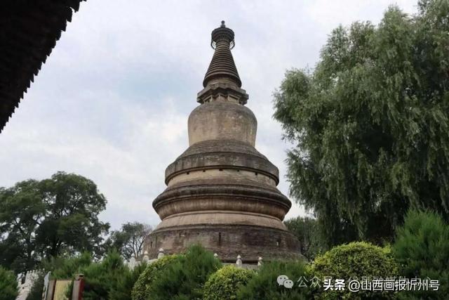 烟雨润古塔：代县阿育王塔的雨中静韵