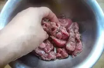 鲮鱼胶怎么配料制作 2026年鲮鱼胶制法的做法步骤