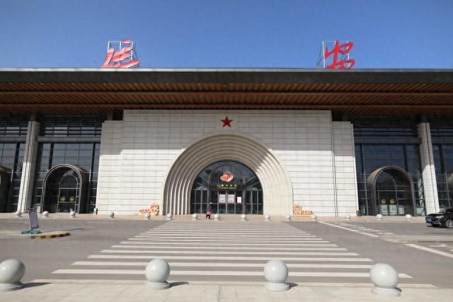 北京人，去了保定跟张家口两城，直言不讳：保定跟张家口天差地别